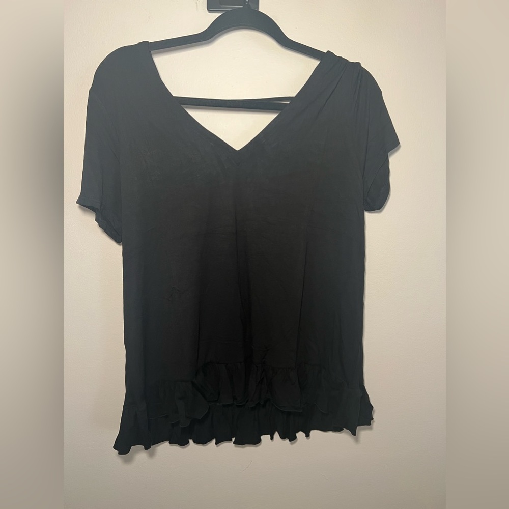 CHASER-NWT- medium black cross cross cut out short sleeve shirt